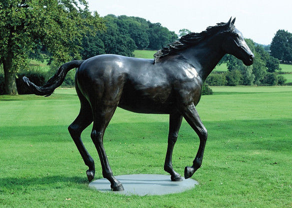 大きい青銅色の馬の彫刻、屋外の青銅色の彫像の馬の骨董品の設計