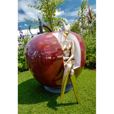 良い価格 “Contemplation” – Bronze Figure on Powder-Coated Apple Chair オンライン