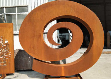 良い価格 金属の庭のCortenの屋外の鋼鉄彫刻の錆ついた自然に螺線形の設計 オンライン